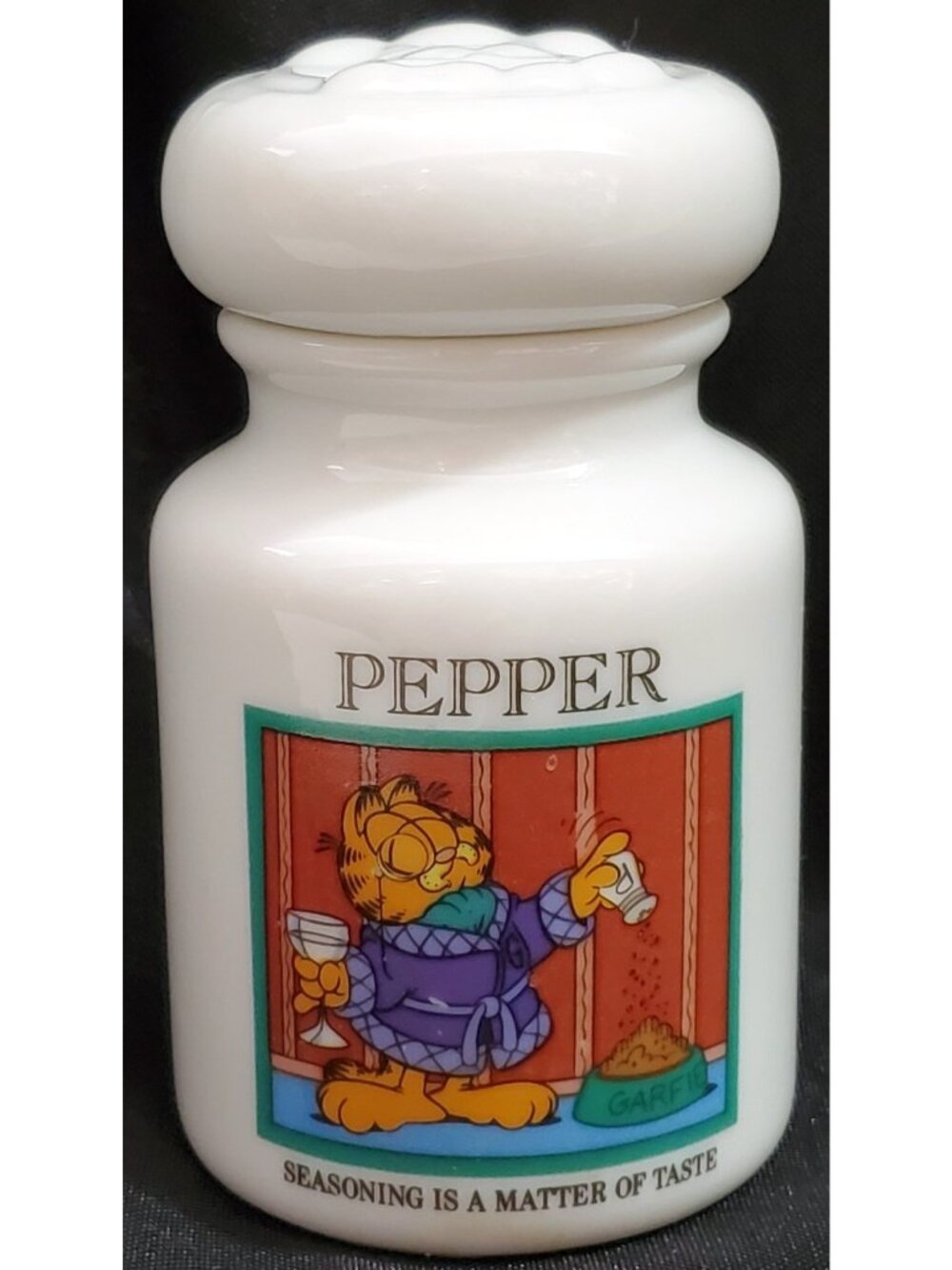 Danbury Mint GARFIELD Cat PEPPER Spice Jar Seasoning is a matter of taste 1994